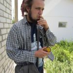 Aizliegtajā zonā nedrīkst smēķēt, jo kopā ar karsto gaisu ieelpojas visādas nevajadzīgas aktīvā cēzija daļiņas, tāpēc ātri jāuzsmēķē, pirms doties tālāk. Černobiļas tūre