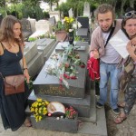 Reku edīte piafa nomira. ;( Perlašēza kapi