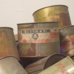 Dāvanu gāze Aušvicas memoriālā. Nebrīnos, ka ebreji uz šito uzķērās. Aušvica Polija