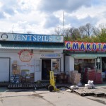 Nākamajā rītā, kamēr Karīna vāra kartupeļus, devos uz tirgu pēc krējuma. Bet tirgū - Lembergs!