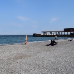 Pludmalē līdz galam nesapratām, kāda ir vietējā uzvedības etiķete, tāpēc ātri vien notināmies.