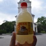 Vēl viena lieta, kas man bija jaunums - skābais kvass. Garšo bišķiņ pēc kvasa, bet vairāk pēc kārtīgi sarūgušas bērzu sulas. Šādus Moldovā pa lēto var dabūt katrā bodītē.