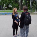 Viena no protestētājiem paskaidroja, ka vispār tas esot kaut kā neloģiski - viņiem taču tāda pati valoda kā rumāņiem, līdzīgas tradīcijas, kopīga vēsture, bet - divas atsevišķas valstis. Turklāt Rumānijā esot lielākas pensijas un tā. Man šķiet, ka viltnieki vienkārši grib pa kluso iestāties Eiropas Savienībā.