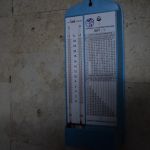 Pretēji sava moldāvu ārsta norādījumiem (izvairīties no aukstuma, vēja, caurvēja) kādas divas stundas mierīgi tusējos 14 grādos celsija skalā. Šī temperatūra esot vispiemērotākā vīna nogatavināšanai. Un tāpēc, ka tik dziļi zem zemes, ir vienāda gan ziemā, gan vasarā.