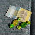 Pēc pirkuma par 18,25, no 20 grivnu banknotes man izdod šādu atlikumu! Tik forša valūta!