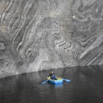 Ezers tuvumā. Man ir spēcīgas aizdomas, ka tas ir sālsezers.