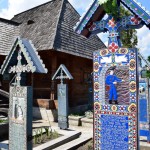 Ar ko nodarbojās šis džeks, man grūti atminēt. Izskatās, ka viņš eļļo sienas.