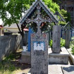 Ja miris mazs bērns, uz kapiņa attēlo eņģelīti.