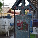 Ļoti vecs ugunsdzēsēja kapiņš.