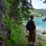 Reku ezers vēl no bišķiņ citas puses. Skaista taču tāda pastaigu taka, ja?