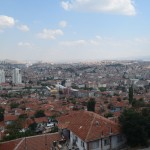 Tāds, lūk, skats uz Ankaru no pils augšiņas.