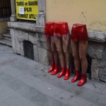 Pirmais, kas iekrīt acīs - šāda Turcijai neraksturīga skulptūra. Nezinu, kas un kāpēc.