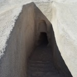 Citā baznīcā pavisam zem zemes jālien iekšā. Un tunelīši vēl šaurāki/zemāki nekā pazemes pilsētās!