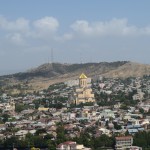 No augšas nomērķējam uz nākamo galamērķi - Svētās Trīsvienības katedrāli.