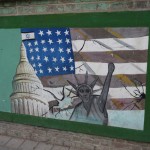 Dažus gadus vēlāk, pēc Irānas premjerministra Razmaras nāves, valsts vadību pārņēma "Tautas frontes" priekšnieks Mossadehs, kurš bija baigais patriots un gribēja visu nacionalizēt. Jā, arī naftu. Tāpēc britiem un amerikāņiem nekas neatlika, kā pa kluso saplānot valsts apvērsumu, kura rezultātā visa vara pār valsti atkal pienācās šaham, un šahs, protams, pateicībā par valsts izglābšanu no ļaunajām demokrātijas rokām, atļāva amerikāņiem un britiem atkal pumpēt naftu. Nuja, un apvērsums tika plānots un realizēts ASV vēstniecības pagrabā. No šī paša pagraba pa īstam arī notika jaunās Irānas vadīšana - tika izstrādātas visādas reformas, modernizācijas un kas tik vēl ne, bet lēnīgajiem irāniešiem tas viss izrādījās pārāk strauji, tāpēc 1979. gadā sākās atkal jauna revolūcija.