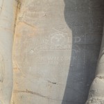 Lai gan pirmie zinātniskie arheoloģiskie izrakumi te sākās tikai divdesmitā gadsimta trīsdesmitajos gados, visvisādi ceļotāji te vazājušies jau agrāk. Un, protams, atstājuši savus "Ja zģes bil" ierakstus. Labi, ka tajā laikā no Persepoles bija redzami tikai šie vārti un milzīgais paaugstinājums, citādi droši vien visu būtu aprakstījuši. S.R. Villoks, piemēram, te atzīmējies jau 1810. gadā.