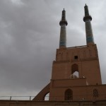 Tā pati mošeja no aizmugures - Vairs nav tik varena un zila, vai ne? Izskatās pēc kaut kādas stroikas, haha!