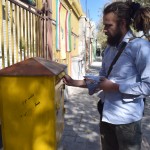 Turpat pie pasta visas kartītes sametam lielajā, dzeltenajā kastē. Tātad - visi pierādījumi par nosūtīšanu mums ir!