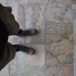 Tā kā rekonstrukcijas laikā no grīdas novākti visi tepiķi, mierīgi varu pastaigāties pa svēto grīdu, nenovelkot apavus, haha!