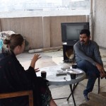 Nākamajā rītā piemājas veikalā atradām Lavazza kafiju! Noputējušu, visu tādu aiz zirnekļu tīkliem, izskatās, gadiem neviens nav pircis. Vienu paciņu nopirkām, otru (vairāk nebija) atstājām vēlākam laikam. Un, kas pats svarīgākais - pacienājām hosteļa saimnieku Sadžadu (ūsiņš attēlā) ar īstu kafiju. Pirmo reizi viņa mūžā! Viņš teica, ka garšo, bet pēc tam, šķiet, tā arī nekad nemanīju, ka viņš dzertu vēl vienu krūzīti. Garšo, hehe.