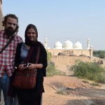 Arī mums pienākas kopbilde. Tanvīrs gan izrādās vēl švakāks fotogrāfs par mani.