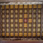 Re, kādi griesti! Atgādināšu, ka neviena restaurācija te nekad nav notikusi. Tātad šie krāsojumi, visticamāk, ir vismaz 200 gadu veci. Droši vien sausais tuksneša gaiss labi palīdz visādiem koka elementiem saglabāties.