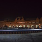 Cik te viss tīrs un kluss! Sākumā esam bišķiņ šokēti, bet, nu, labi, dosimies tālāk. Gan jau te nesen sagaidīts kāds prezidents vai vēl nezin’ kas.