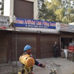 Un tāpat kā jebkurā citā normālā valstī ielas malas garāžās iebūvētas mākslīgo locekļu piemērīšanas centrs! Ērti un ātri!