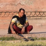 Kā lai citādi šo nosauc, ja ne baudkāra čību bakstīšana ar zariņu?!