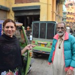 Tepat grozās arī hidžras (legāli atzītie trešā dzimuma pilsoņi), kuri pavisam normāli iekļaujas sabiedrībā. Mierīgi pļāpā ar opīti (starp citu, salīdzinoši glauni tērptu un absolūti tīru), ar mums, un izliekas, ka it kā nekas nebūtu noticis. Labi, gan jau vietējie viņu arī uztver par pilnīgi normālu sabiedrības locekli, bet vecais, aizspriedumainais es redzu tikai to, ka šī kundze nav šodien noskuvusies. Vot šī ir lieta, ko mums vajadzētu no pakistāņiem pamācīties - ļaut katram dzīvot tā, kā viņš vēlas. Ok, te ir daudzas citas uz aizspriedumiem balstītas problēmas, bet šādi transdženderi ir pilnīgi ok.