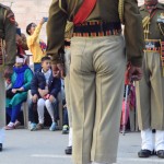 Un vai tad šis tev izskatās pēc normāla zaldāta dupša?!