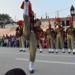 Dažbrīd šķiet, ka pat labāk nekā pakistāņiem, bet vēlreiz atgādināšu - mākslas vingrošana! Ne smakas no militārā niknuma un tādām lietām.
