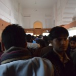 Tā kā viss svarīgākais jau apskatīts, izlēmām ieiet ziloņu vārtu "muzejā". Tur esot visādi svarīgi artefakti. Vienīgie artefakti, ko es tur saskatīju, bija sasvīduši indieši. Turklāt telpas arhitektūra ir tāda (ļoti šaura), kas spiedusi muzeja veidotājiem visu satiksmi organizēt vienā virzienā. Kas nozīmē, ka mums jāstāv iespiestiem un jāgaida, kamēr visa artefaktu masa aizbīdīsies uz priekšu, cauri vārtu augšējai ejai. Ja nu kas, neejiet ziloņu vārtu muzejā, labi?