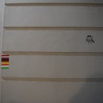 Latvijas karodziņam (man pat nācās jaukt krāsas, lai iegūtu pareizo toni!) ātri vien pievienojas Vācijas un Indijas karodziņi, kā arī, stāvu augstāk, mans jenots.