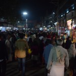 Pudža beidzas, un visi kopīgi dodas mājās. Arī mēs. Atā, atā, mīļo lasītāj, tiksimies atkal nākamnedēļ, kur paskatīsimies vēl dažu līķu dedzināšanu, kopīgi dosimies uz Dārdžilingu, Indijas Ziemeļaustrumiem un beidzot pametīsim šo elli zemes virsū! Lai gan Dārdžilingā un Manipurā ļaudis itin nemaz nav indieši (lasi - ir jauki), tomēr - pienācis laiks Mjanmai!