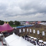 Obligātā festivāla kopbilde no panorāmas rata.