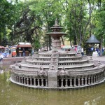 Varenā Stefana parkā ir šāda skaista strūklaka. Un Vaifaiji. Ļoti daudz Vaifaju.