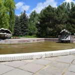 Strūklaka centrālajā parkā.