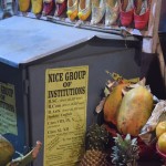 Kamēr Karīnai remontējas soma, es skatos apkārt. Skatoties apkārt, bieži var atrast visādas interesantas lietas, piemēram, šādu plakātiņu. Nice Group of institutions! Vai tu uzticētos šādam angļu valodas apmācības kantorim?