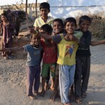 Priecīgie ciema bērni!